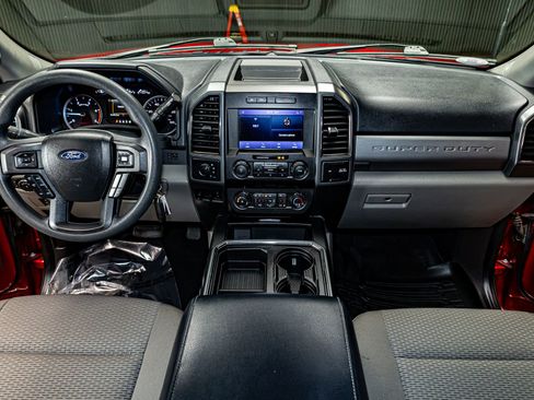 Used 2022 Ford F450 XLT w/ XLT Premium Package image 19