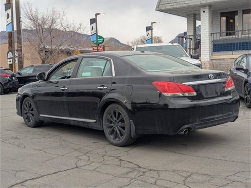 Used 2011 Toyota Avalon Limited image 6