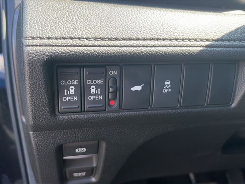 Used 2025 Honda Odyssey EX-L image 9