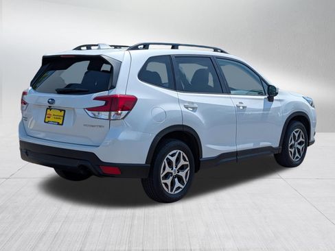 Used 2022 Subaru Forester Premium AWD/4WD image 7