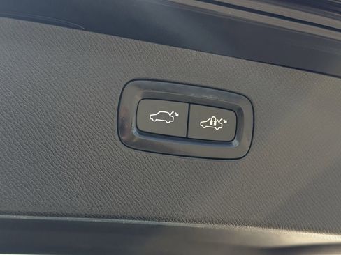 Used 2018 Volvo XC90 T6 Momentum w/ Convenience Package AWD/4WD image 31