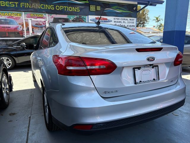 Used 2018 Ford Focus SE FWD image 7