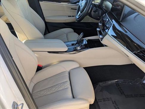 Used 2023 BMW 530i xDrive w/ Convenience Package image 22