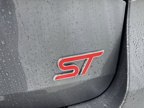 Used 2022 Ford Explorer ST w/ ST Street Pack image 40