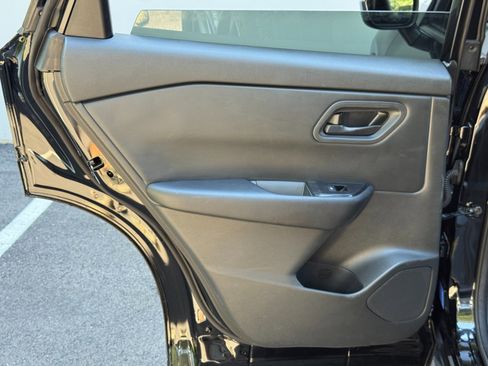 Used 2024 Nissan Rogue S AWD/4WD image 34