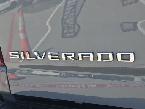 Used 2024 Chevrolet Silverado 3500 LT w/ Convenience Package image 11