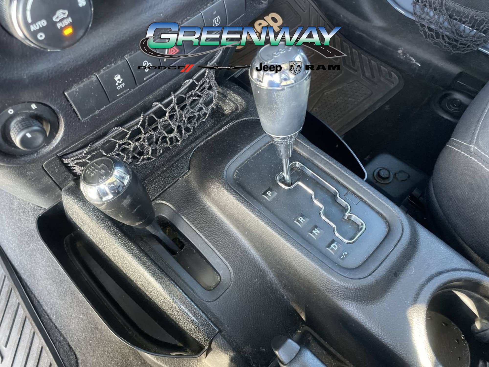 Used 2015 Jeep Wrangler Unlimited Sahara AWD/4WD image 25