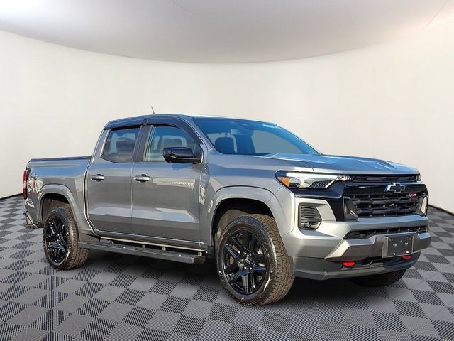 Used 2024 Chevrolet Colorado Z71 w/ Z71 Convenience Package 2 AWD/4WD image 1