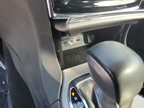 Used 2021 Jeep Grand Cherokee Laredo X AWD/4WD image 19