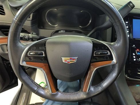 Used 2019 Cadillac Escalade Luxury w/ Escalade Sport Edition AWD/4WD image 13