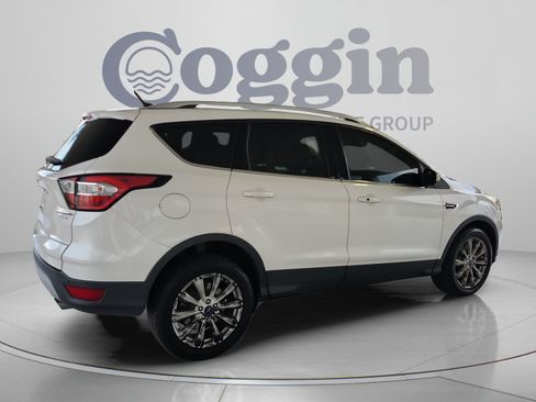 Used 2017 Ford Escape Titanium FWD image 5