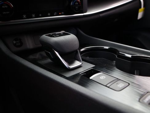 New 2026 Nissan Rogue SV FWD image 31