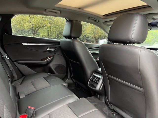 Used 2015 Chevrolet Impala LT w/ Convenience Package FWD image 18