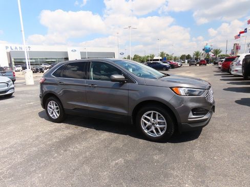 Used 2024 Ford Edge SEL image 7