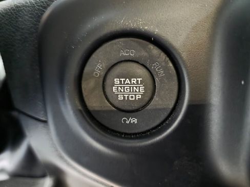 Used 2022 Jeep Wrangler Sport AWD/4WD image 17