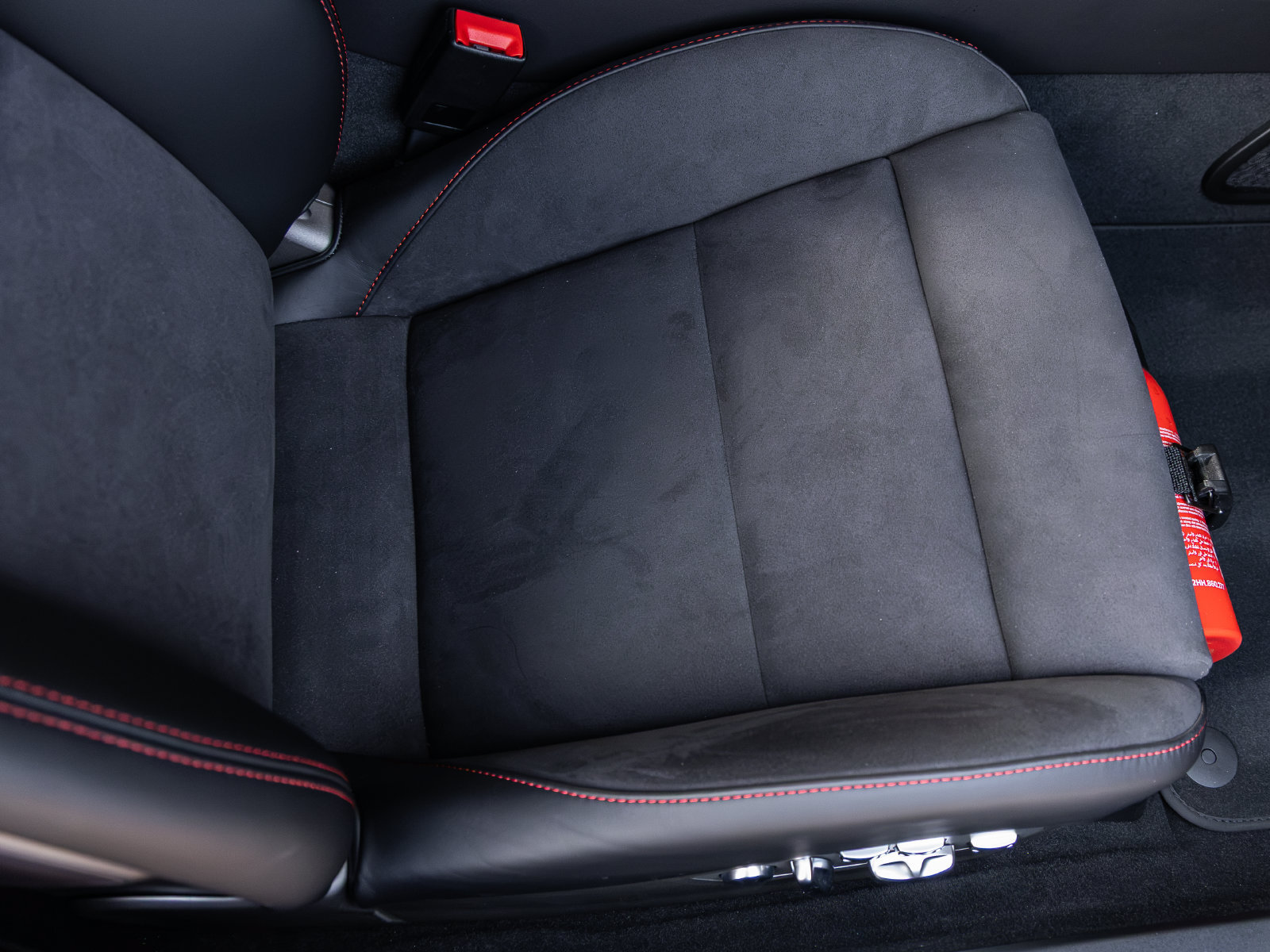 Certified 2025 Porsche 718 Boxster Spyder RS RWD image 49
