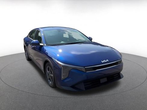 Used 2025 Kia K4 FWD image 3