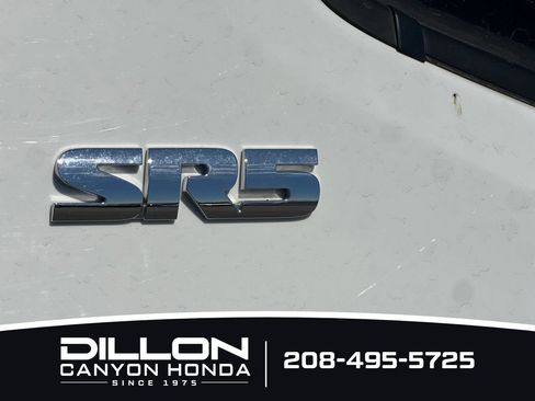 Used 2018 Toyota Tacoma SR5 AWD/4WD image 23