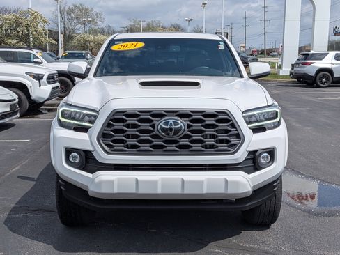 Used 2021 Toyota Tacoma TRD Sport w/ TRD Premium Sport Package image 2