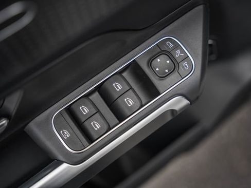 New 2026 Mercedes-Benz GLB 250 4MATIC image 36