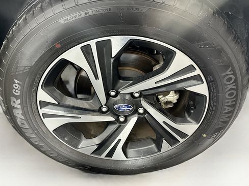 Used 2024 Subaru Crosstrek 2.0i Premium image 11