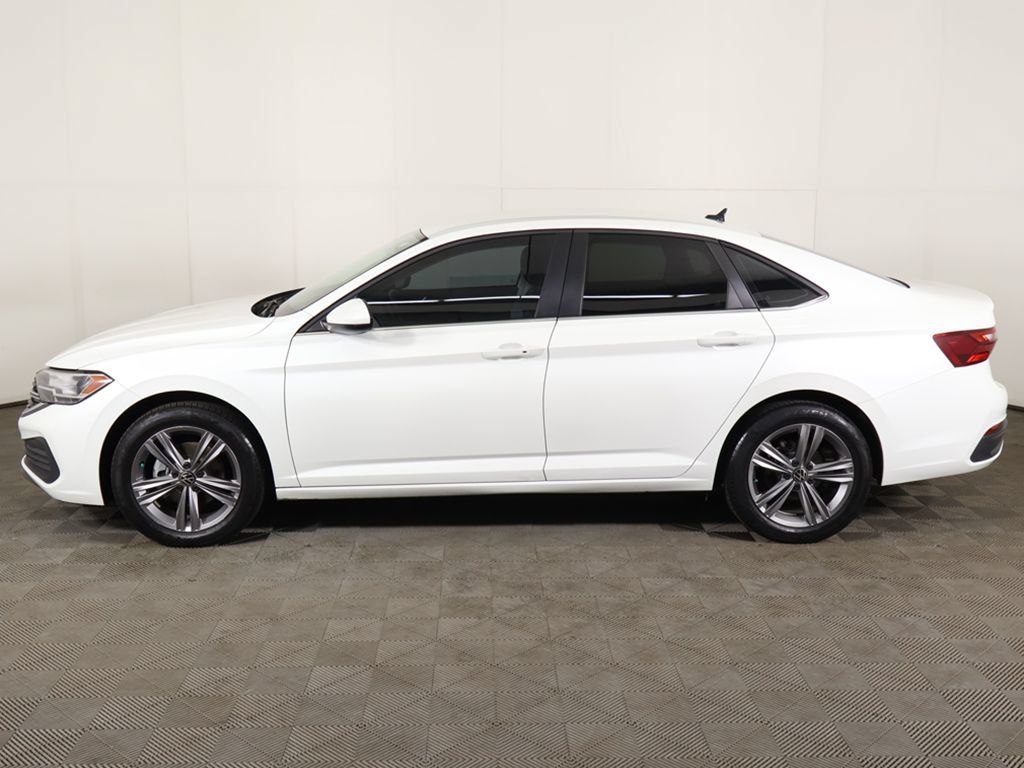 Used 2022 Volkswagen Jetta SE FWD image 16