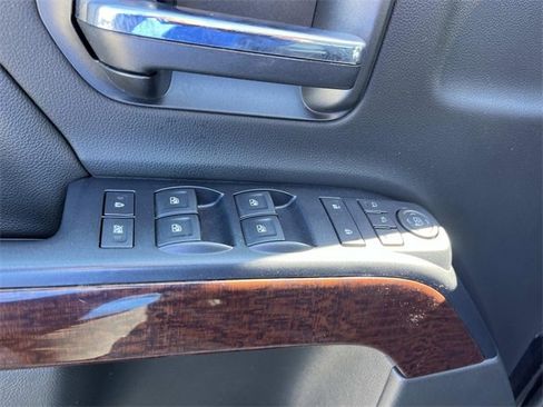 Used 2018 GMC Sierra 1500 SLT image 28