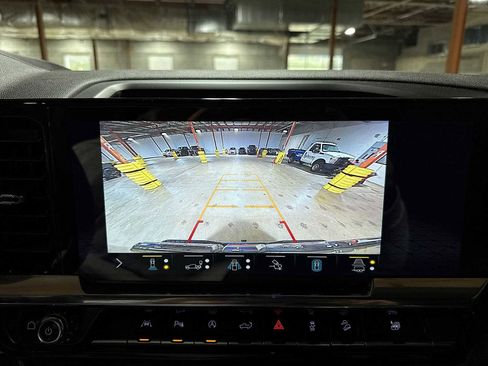 Used 2022 GMC Sierra 1500 Elevation w/ Preferred Package image 24