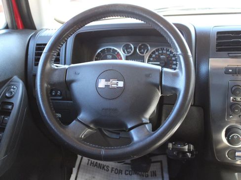 Used 2009 HUMMER H3T Luxury image 14