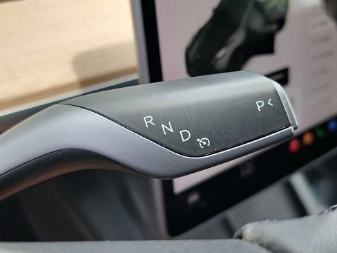 Used 2021 Tesla Model Y Long Range AWD/4WD image 21
