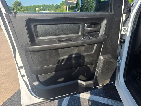Used 2022 RAM 3500 Tradesman w/ Chrome Appearance Group RWD image 14