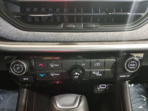 Certified 2023 Jeep Compass Latitude AWD/4WD image 21