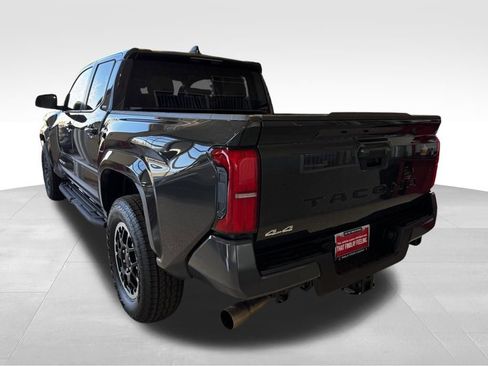 Used 2025 Toyota Tacoma SR5 image 4