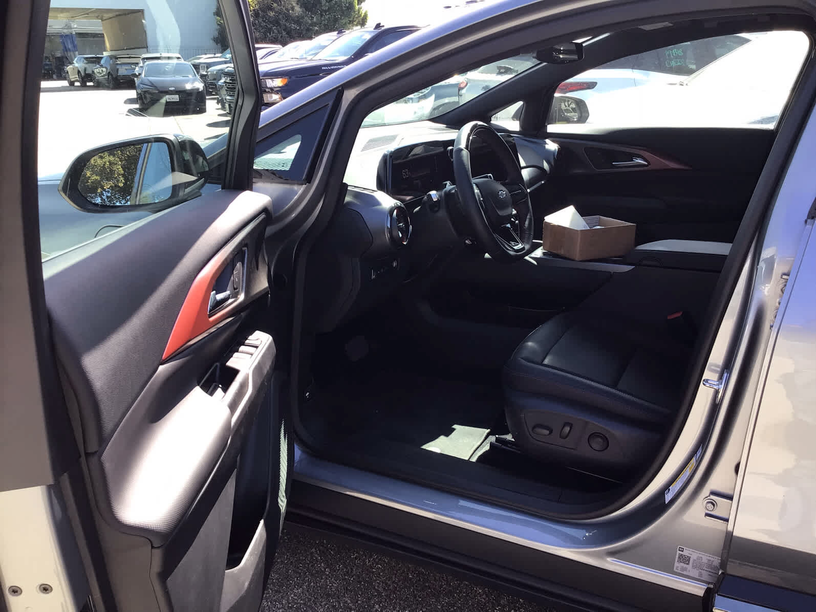 Used 2024 Chevrolet Equinox EV RS FWD image 3