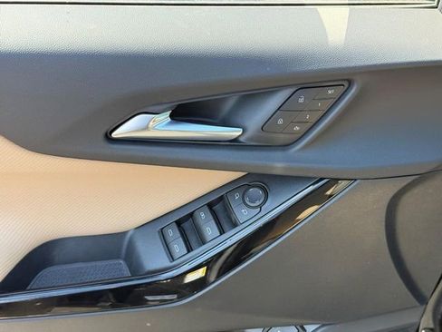 New 2026 Chevrolet Equinox ACTIV w/ Convenience Package III AWD/4WD image 11