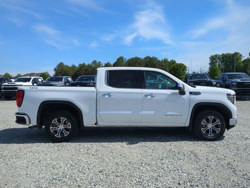 Used 2025 GMC Sierra 1500 SLT AWD/4WD image 11