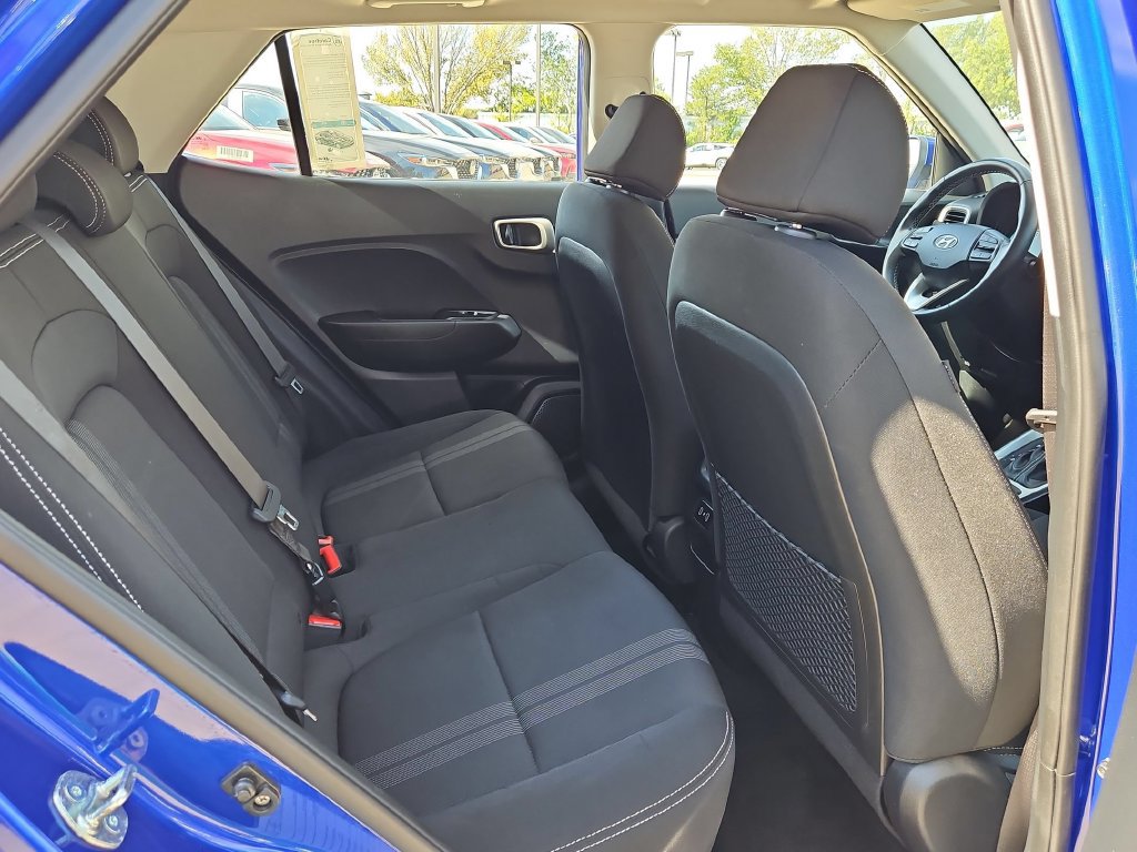 Used 2025 Hyundai Venue SEL FWD image 30