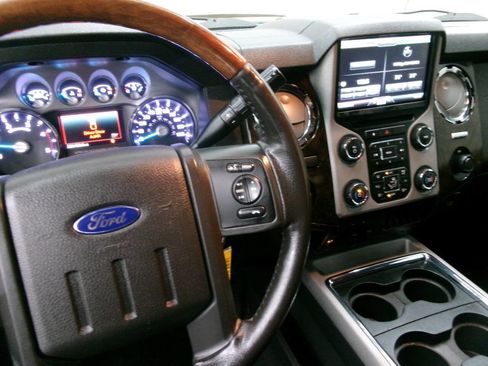 Used 2014 Ford F250 Platinum image 35