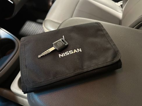 Used 2014 Nissan NV 2500 SV image 33