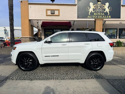 Used 2020 Jeep Grand Cherokee Altitude image 8