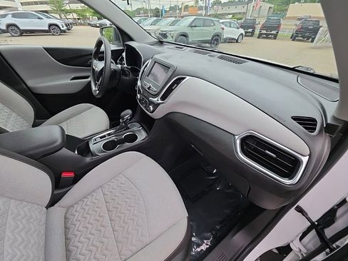 Certified 2024 Chevrolet Equinox LS FWD image 29