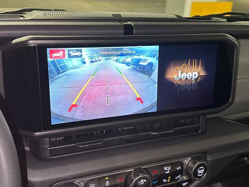 Used 2024 Jeep Wrangler High Altitude AWD/4WD image 28