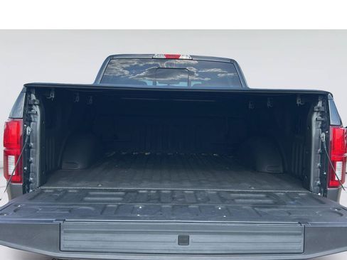 Used 2019 Ford F150 Lariat RWD image 28