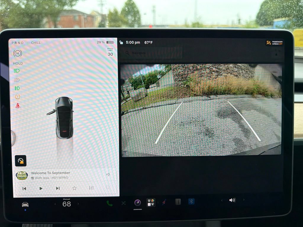 Used 2021 Tesla Model Y Long Range AWD/4WD image 24