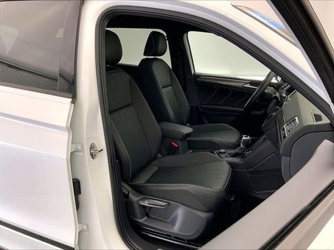 Certified 2023 Volkswagen Tiguan SE R-Line AWD/4WD image 17