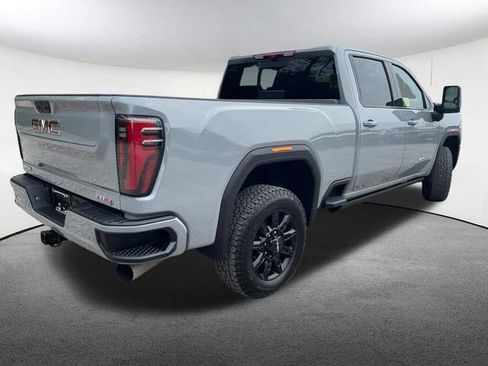 Used 2024 GMC Sierra 2500 AT4 w/ AT4 Premium Plus Package AWD/4WD image 13