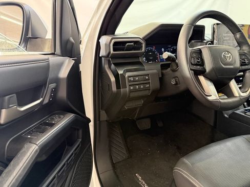 Used 2026 Toyota 4Runner Limited AWD/4WD image 11