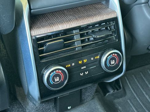 Used 2024 Land Rover Range Rover Autobiography AWD/4WD image 15