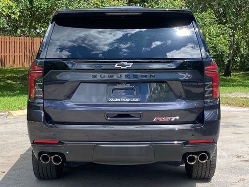 Used 2025 Chevrolet Suburban RST RWD image 6