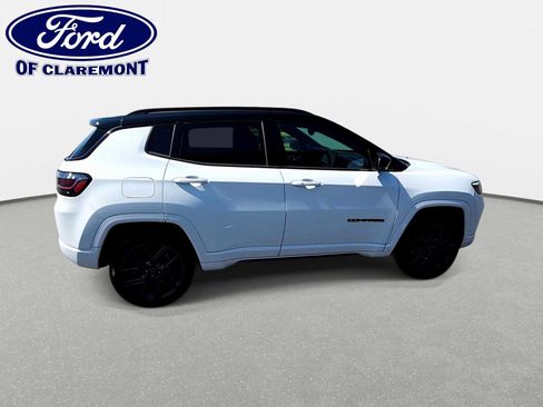 Used 2024 Jeep Compass Limited w/ High Altitude Package AWD/4WD image 8